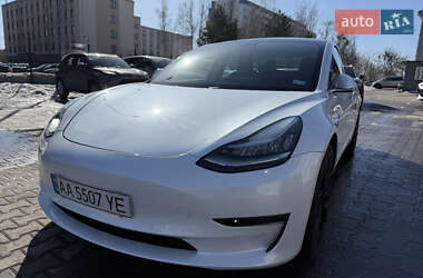 Седан Tesla Model 3 2020 в Киеве