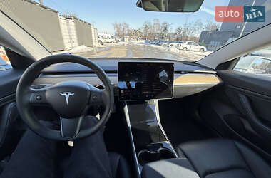 Седан Tesla Model 3 2020 в Киеве