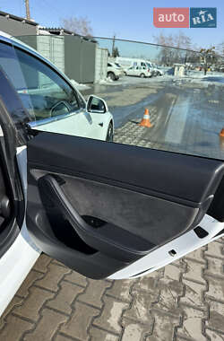 Седан Tesla Model 3 2020 в Киеве