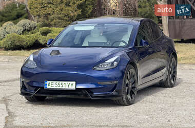 Седан Tesla Model 3 2023 в Дніпрі