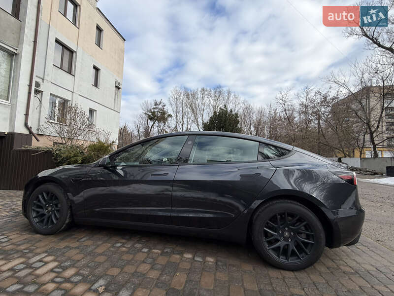Седан Tesla Model 3 2024 в Кропивницком