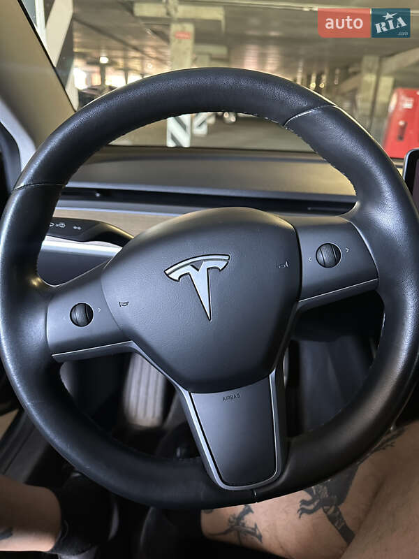 Седан Tesla Model 3 2019 в Киеве