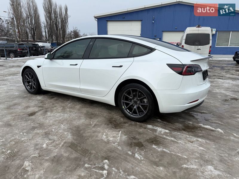 Седан Tesla Model 3 2023 в Киеве фото 15 Седан Tesla Model 3 2023 в Киеве