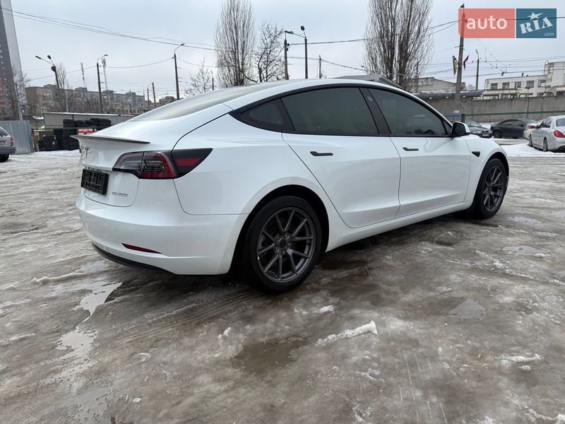 Седан Tesla Model 3 2023 в Киеве фото 21 Седан Tesla Model 3 2023 в Киеве