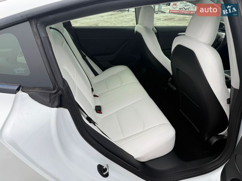 Седан Tesla Model 3 2023 в Киеве фото 29 Седан Tesla Model 3 2023 в Киеве