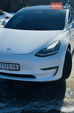 Седан Tesla Model 3 2019 в Киеве