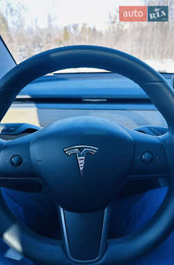 Седан Tesla Model 3 2019 в Киеве