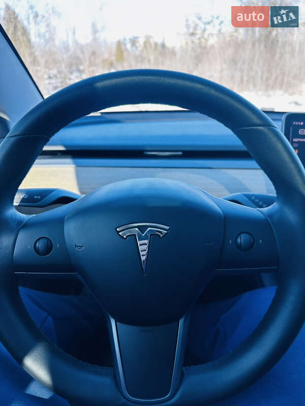 Седан Tesla Model 3 2019 в Киеве