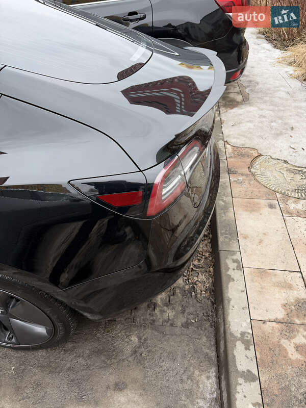Седан Tesla Model 3 2019 в Киеве