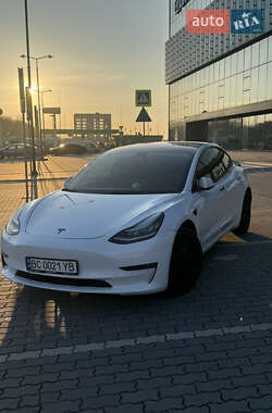 tesla model-3 2018 в Суховоля от профессионального продавца Юрій Полуліх