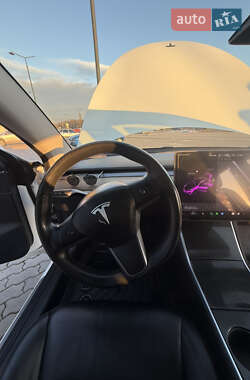 Седан Tesla Model 3 2018 в Суховоле