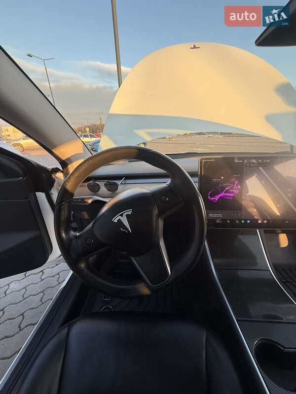 Седан Tesla Model 3 2018 в Суховоле
