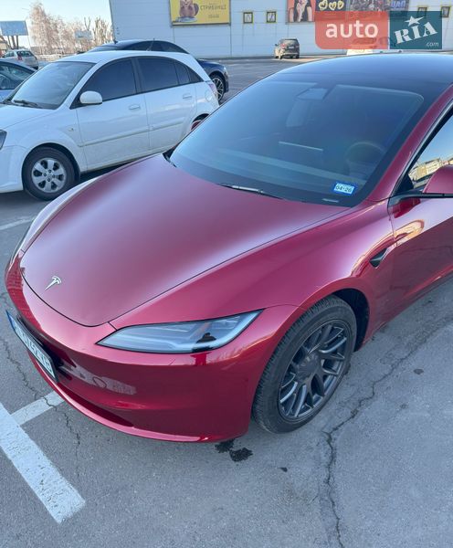 Седан Tesla Model 3 2025 в Києві