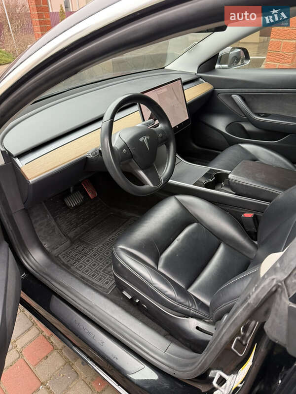 Седан Tesla Model 3 2020 в Одессе