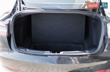 Седан Tesla Model 3 2021 в Києві