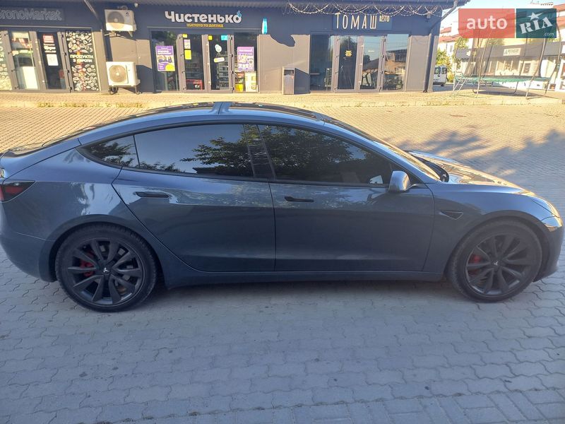 Седан Tesla Model 3 2022 в Львове
