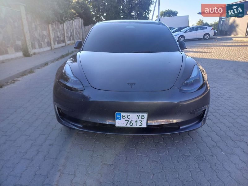 Седан Tesla Model 3 2022 в Львове