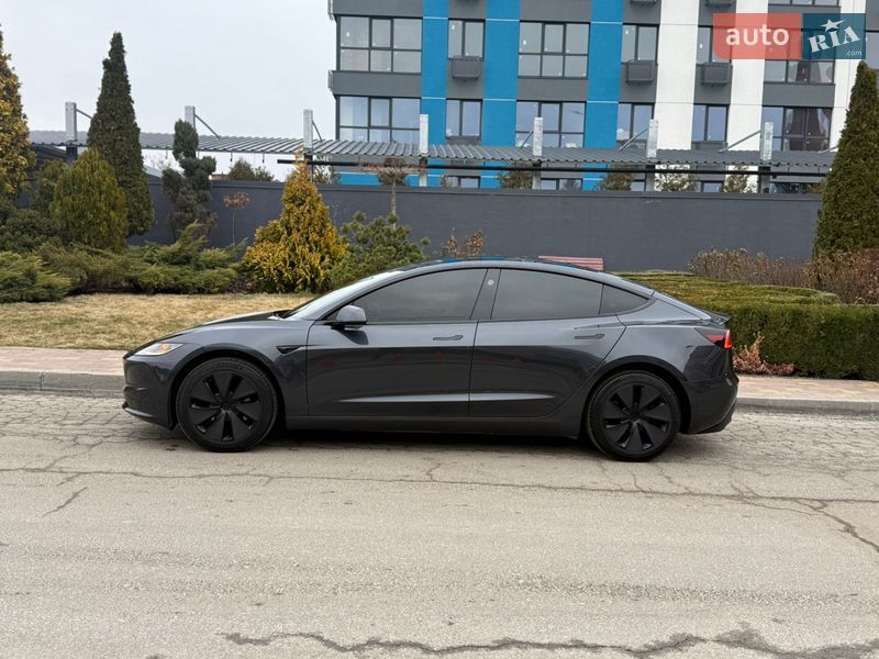 Седан Tesla Model 3 2024 в Днепре