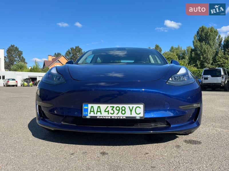 Седан Tesla Model 3 2019 в Киеве