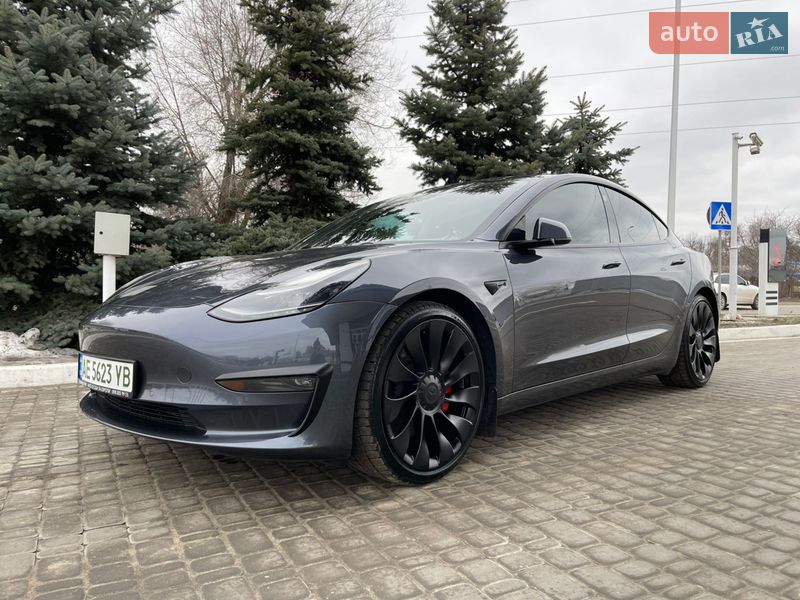 Седан Tesla Model 3 2020 в Дніпрі