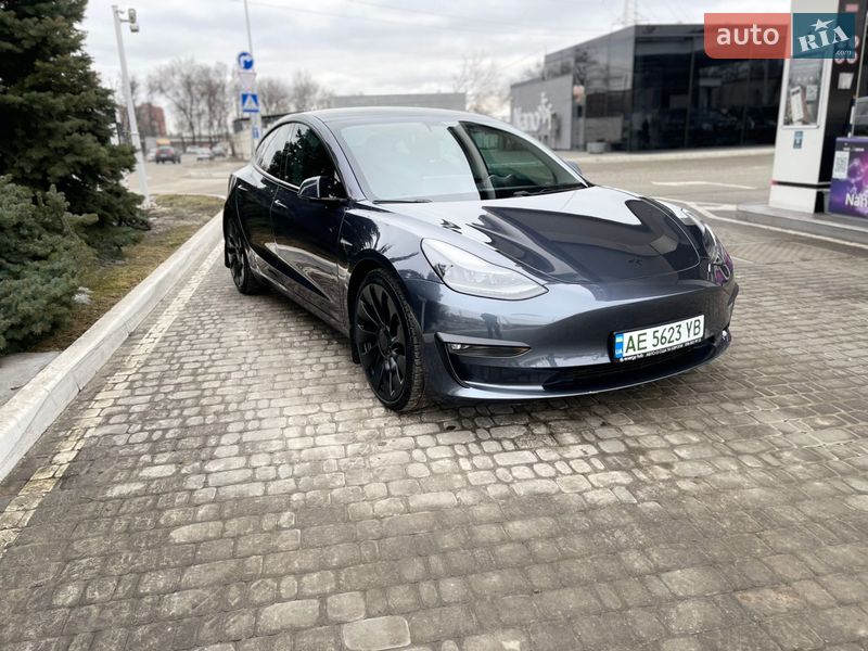 Седан Tesla Model 3 2020 в Дніпрі