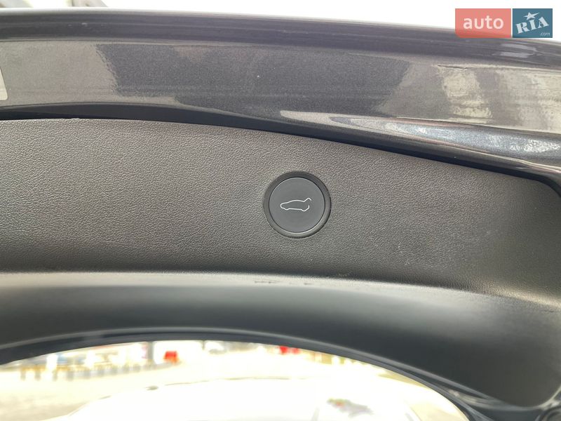 Седан Tesla Model 3 2020 в Дніпрі