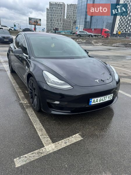 Седан Tesla Model 3 2018 в Киеве