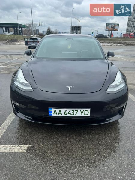 Седан Tesla Model 3 2018 в Киеве