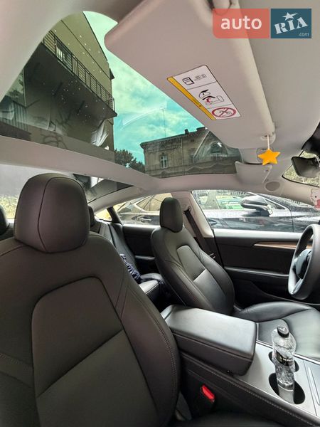 Седан Tesla Model 3 2023 в Киеве