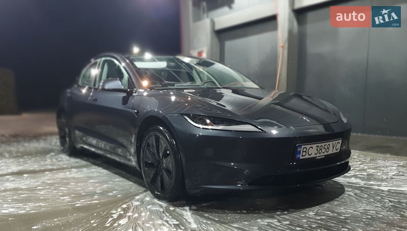 Седан Tesla Model 3 2024 в Радехове