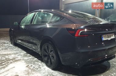 Седан Tesla Model 3 2024 в Радехове