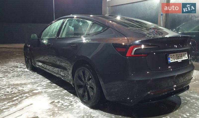Седан Tesla Model 3 2024 в Радехове