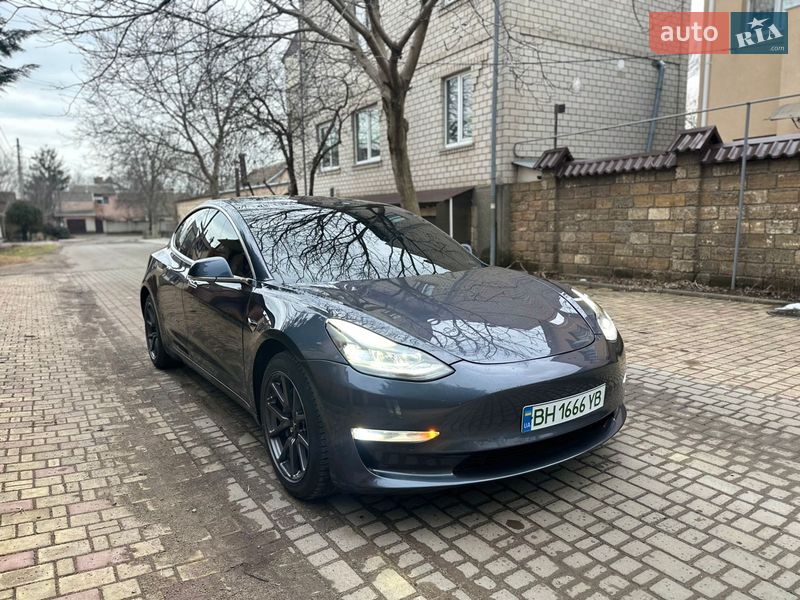 Tesla Model 3 2019