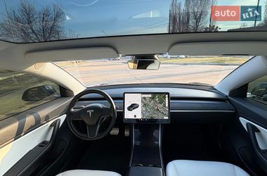 Седан Tesla Model 3 2018 в Черкассах