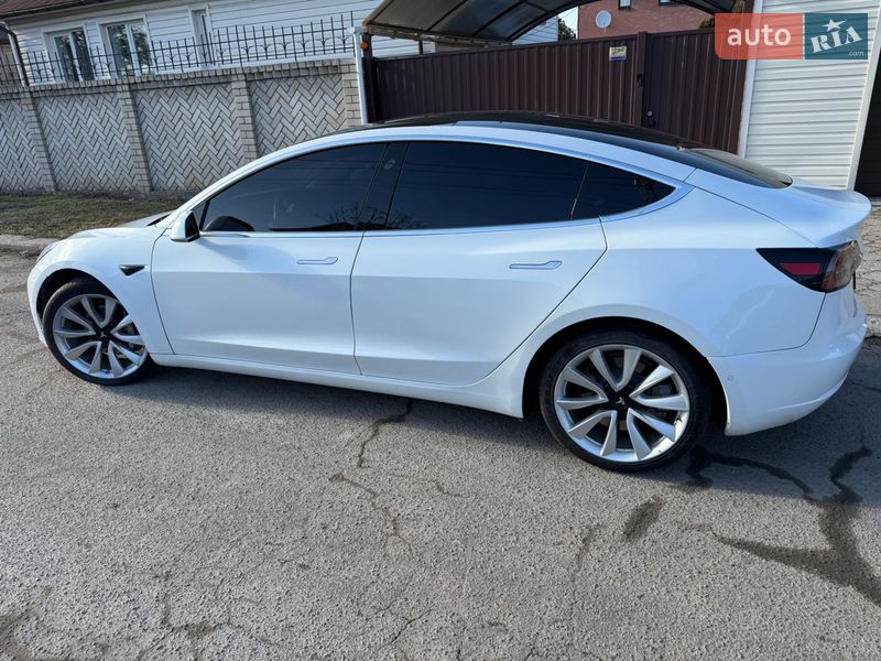 Седан Tesla Model 3 2018 в Дніпрі