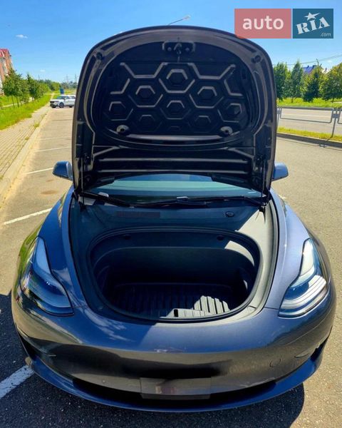 Седан Tesla Model 3 2021 в Одесі