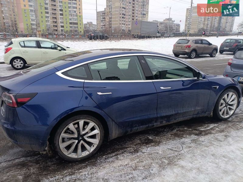 Седан Tesla Model 3 2020 в Киеве
