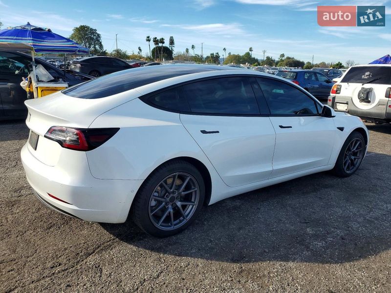 Седан Tesla Model 3 2021 в Львові