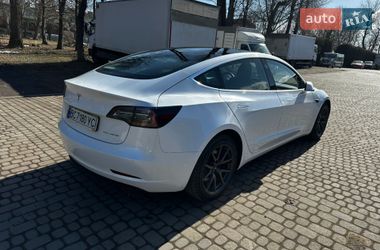 Седан Tesla Model 3 2019 в Львове