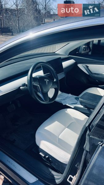 Седан Tesla Model 3 2018 в Дніпрі