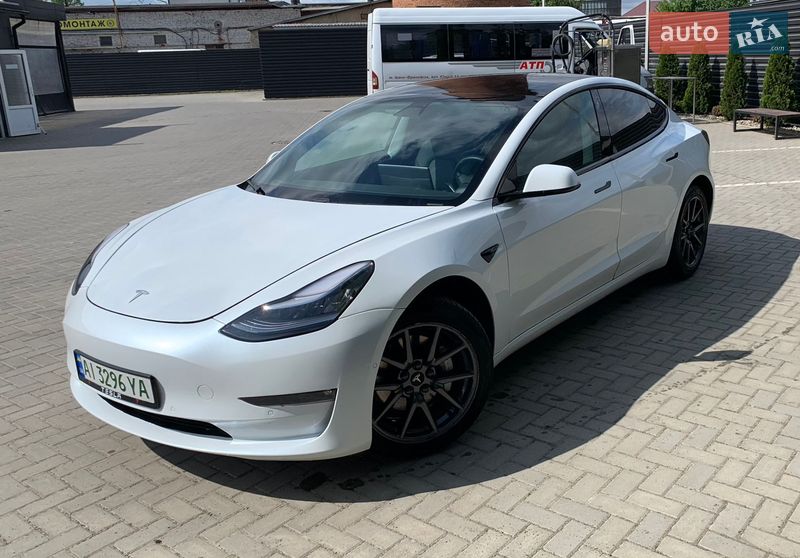 Седан Tesla Model 3 2019 в Ивано-Франковске