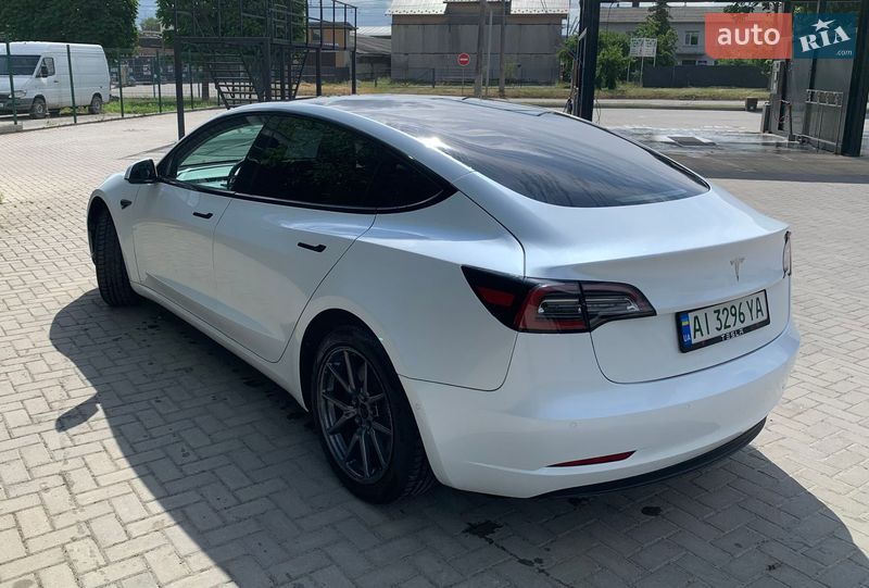 Седан Tesla Model 3 2019 в Ивано-Франковске