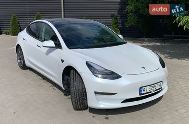 Седан Tesla Model 3 2019 в Івано-Франківську