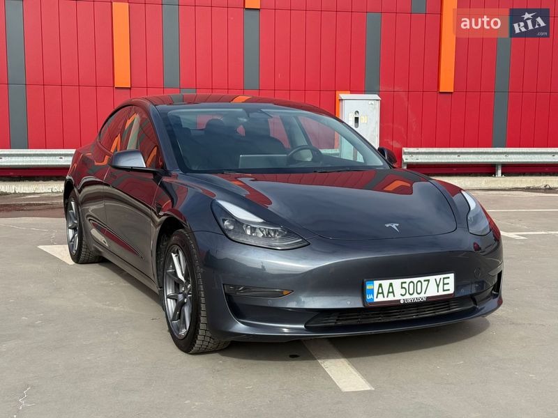 Седан Tesla Model 3 2022 в Києві
