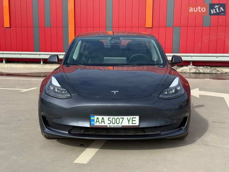 Седан Tesla Model 3 2022 в Києві