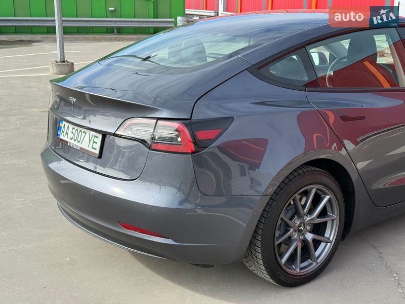 Седан Tesla Model 3 2022 в Києві