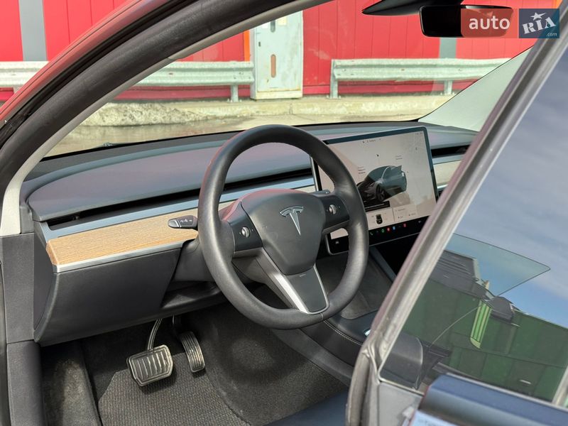 Седан Tesla Model 3 2022 в Києві