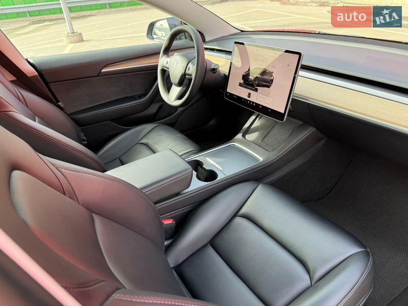 Седан Tesla Model 3 2022 в Києві