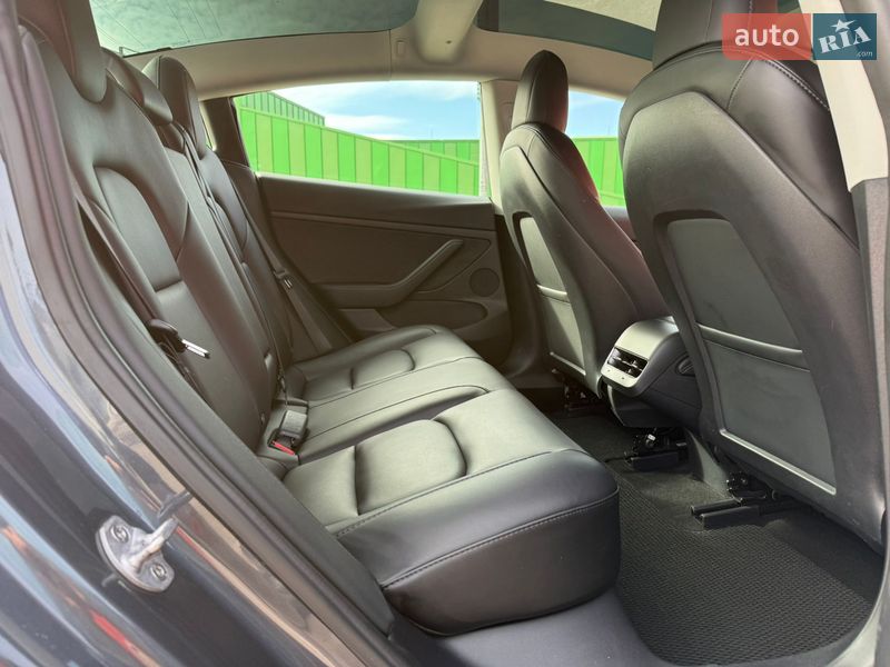 Седан Tesla Model 3 2022 в Києві