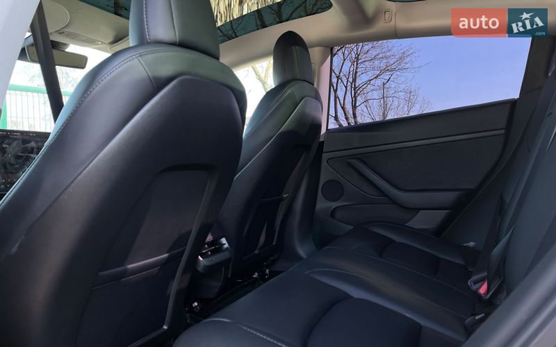 Седан Tesla Model 3 2021 в Коломиї